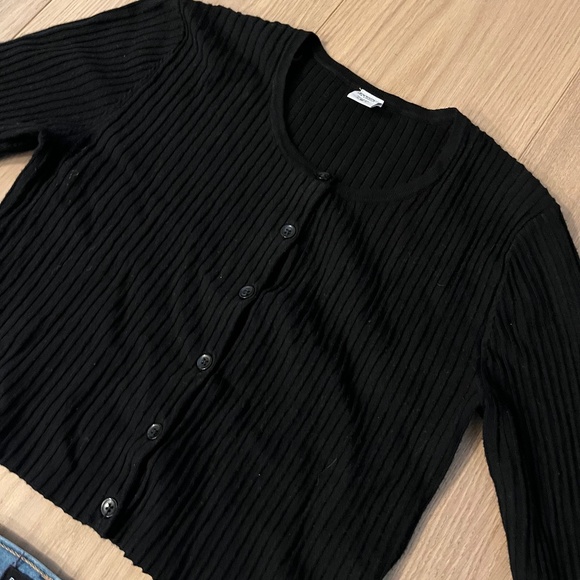 OUTFIT - Bluenotes denim bellbottom and Twik Simons top - Picture 2 of 4